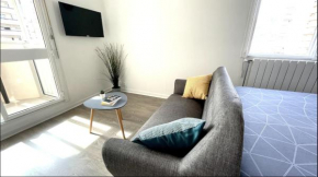 Toulon : Joli studio refait à neuf, vue mer